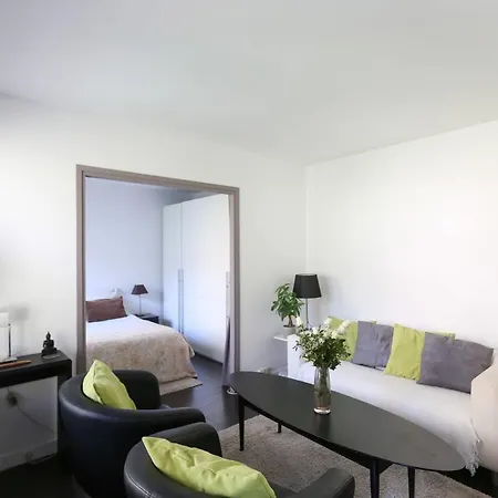 Design And Luminous Apt In Residence In Paris París