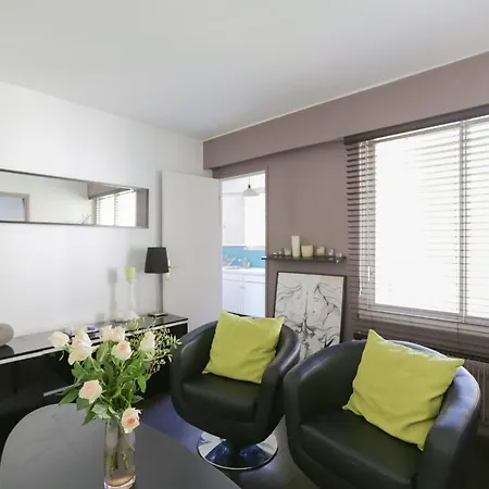 Design And Luminous Apt In Residence In Paris Apartamento París